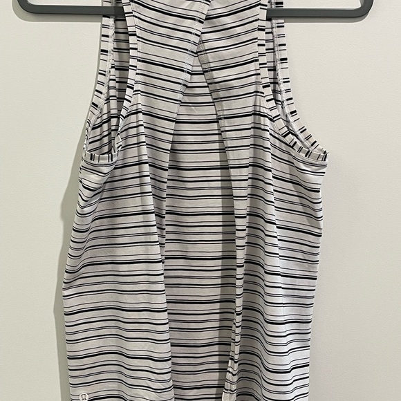 Lululemon Tie Back white striped Tank Everyday wear - Picture 6 of 7